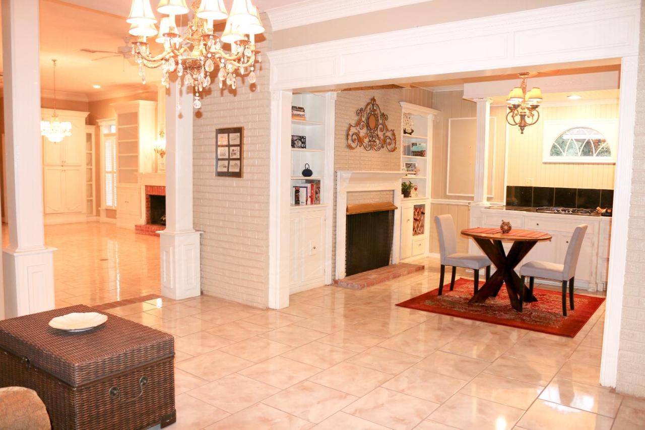 לינה וארוחת בוקר נאצ'יטוצ'ס Opus House מראה חיצוני תמונה